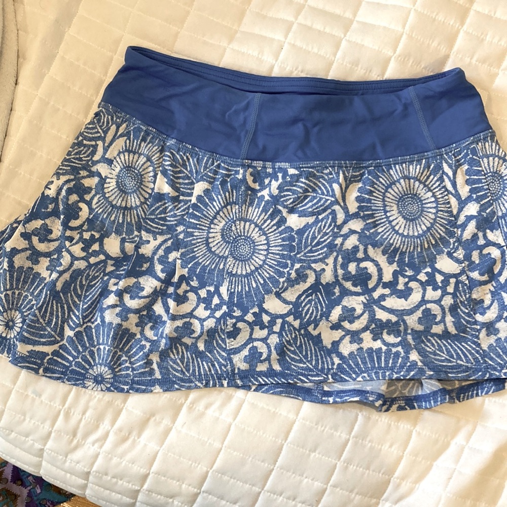 Blue and white lululemon skirt size 4!